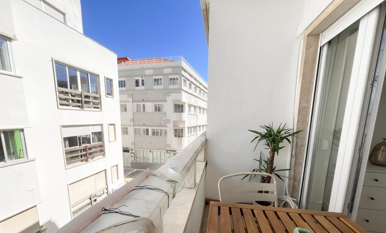 Ferienwohnung Capitao Ribeiro Surf House Costa da Caparica Exterior foto