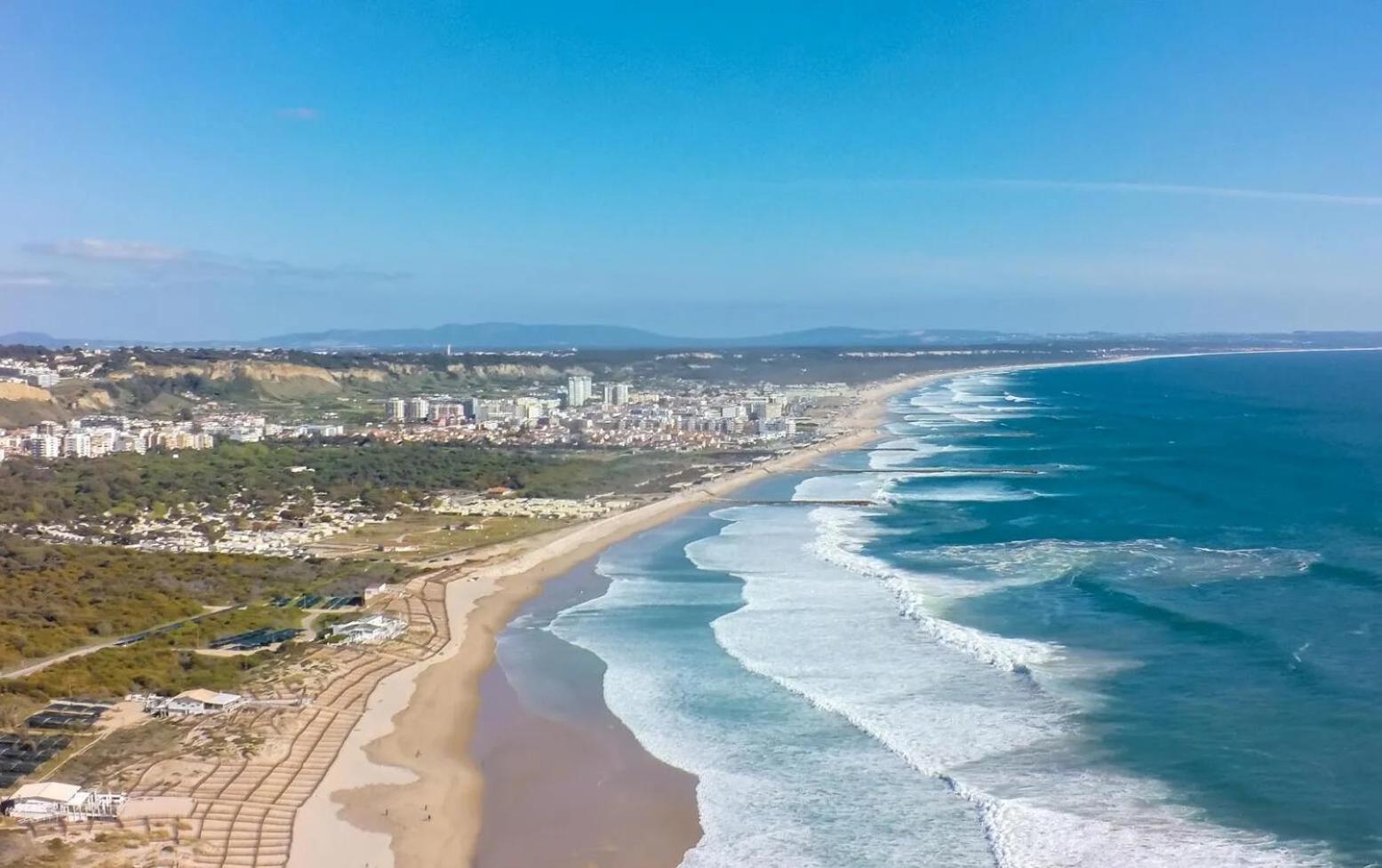 Ferienwohnung Capitao Ribeiro Surf House Costa da Caparica Exterior foto